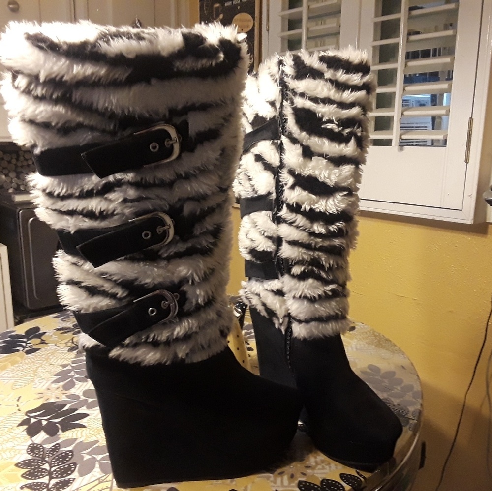 Handbag - Picture 6 of 6